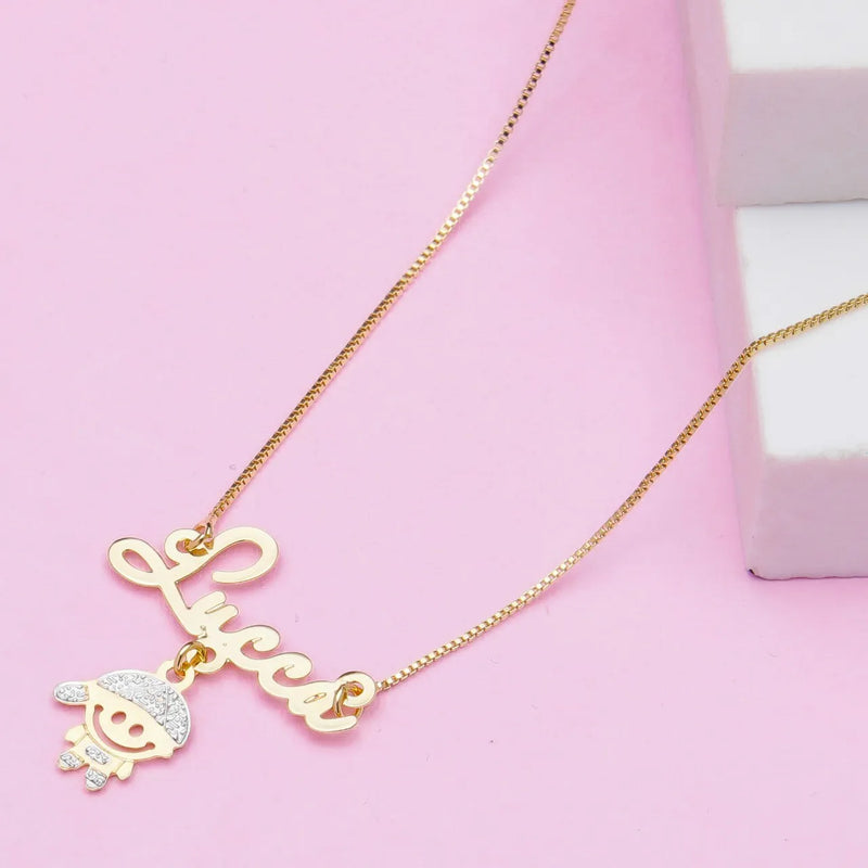 Colar nome com bonequinho banhado a ouro 18 k